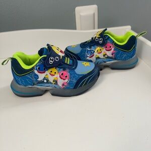Kids Blue Shark Sneakers, size 7 Toddler, Velcro straps, heels light up